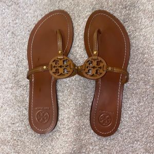 Tory Burch Miller with small Logo - Size 9